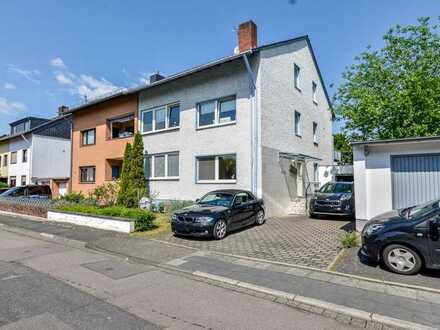 Teilsaniertes 3-FH in verkehrsgünstiger Lage * ca. 239 m² Wofl. * ca. 737 m² Grund *