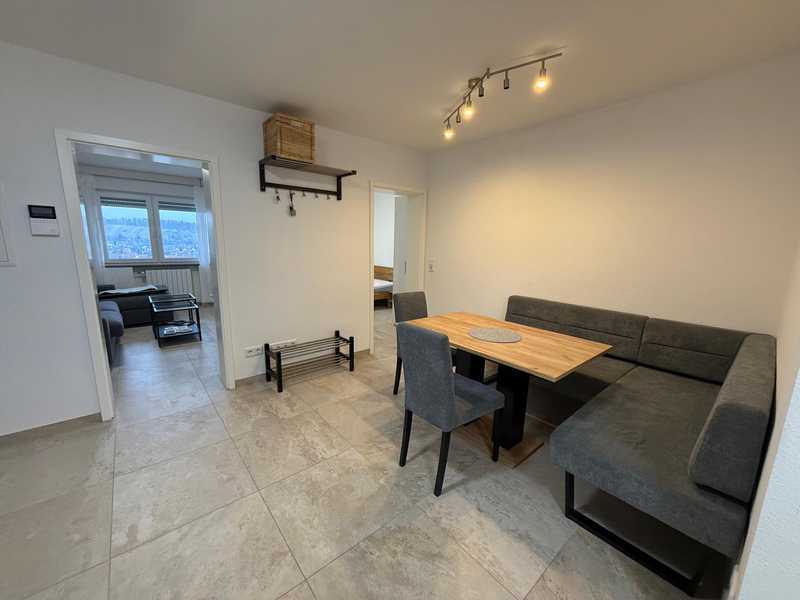 Möblierte 2,5-Zi.-Wohnung im 1. OG in Stuttgart-Feuerbach