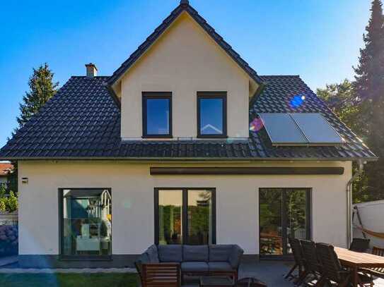 Modernes Einfamilienhaus in Berlin-Lichtenrade mit Garten, Pool, Kamin, Solar **Provisionsfrei**