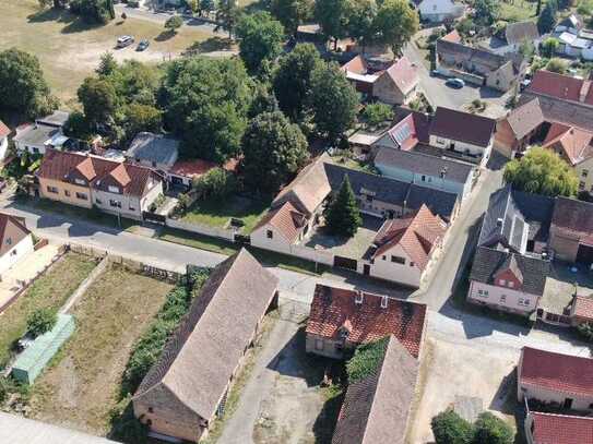 Ihre Gelegenheit! Drei-Seitenhof mit extra Gartengrundstück in Alleinlage!