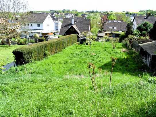 **Idyllisches Baugrundstück mit Talblick**