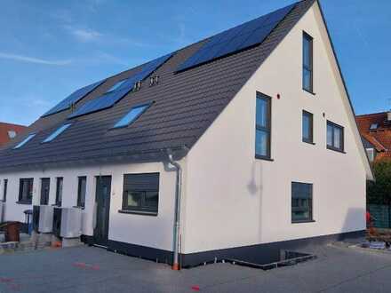 Energieeffizientes Wohnen in diesem topmodernen Neubau, Ersbezug (Reihenendhaus)