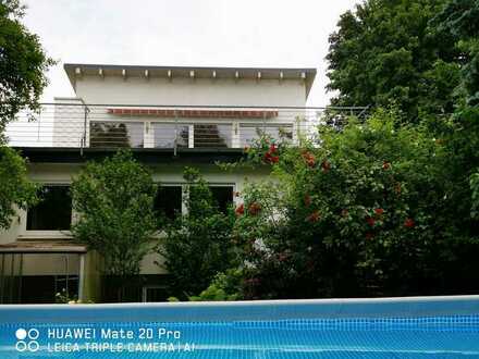 Große Villa mit Pool am Fluss Ilmenau