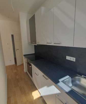 Top sanierte 2-Raum-Wohnung mit EBK und Balkon
