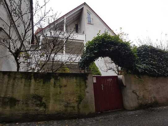 Großes Einfamilienhaus mit Wintergarten, Terrasse und Garten in Reichelsheim