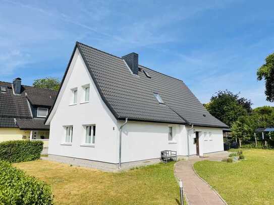 Raisdorf: Komplett saniertes Einfamilienhaus in zentraler Lage