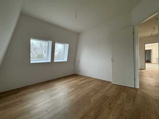 Neubau Erstbezug - 3-Zimmer-Wohnung mit geräumiger Terrasse, Lichterfelde Berlin