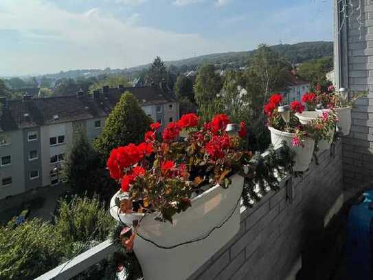 Komfortabel und bequem!!... phantastische Panorama-ETW mit Balkon und Kfz.-Stellplatz