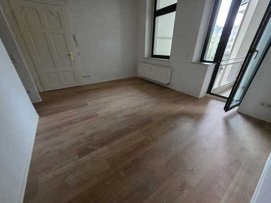 1. OG / Top Lage / Balkon / Bad mit Wanne /Stellplatz