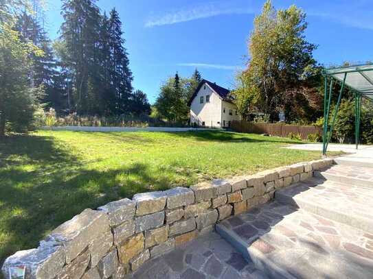 Schönes, freistehendes Haus in Schmitten (Arnoldshain) mit gr. Garten, Garage und Balkon