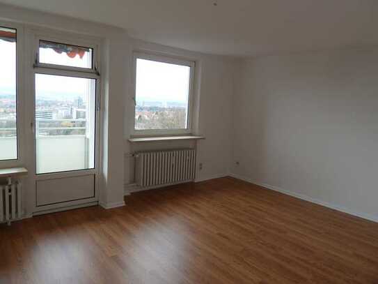 Helle 2-Zimmer-Wohnung mit Blick über Göttingen