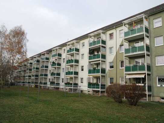 Leipzig-Sellerhausen - kleine 4-Zimmer-Wohnung mit Balkon und Wannenbad in ruhiger, grüner Umgebung