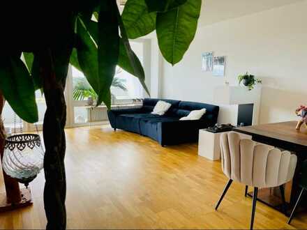 Stilvolle 3-Raum-Wohnung mit luxuriöser Innenausstattung mit Einbauküche in Neu-Isenburg
