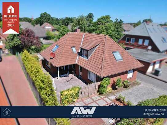 Winkelbungalow mit zwei Einheiten, Garage und großem Garten in bester Lage von Norddeich!