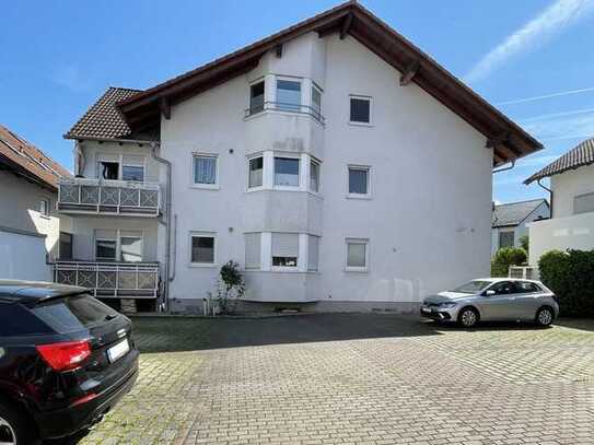 Helle 2-Zimmer-Wohnung mit moderner Einbauküche und Balkon