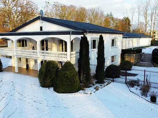 Mehrgenerationen-Villa auf herrlichem Parkgrundstück im schönen Werder Insel Töplitz!