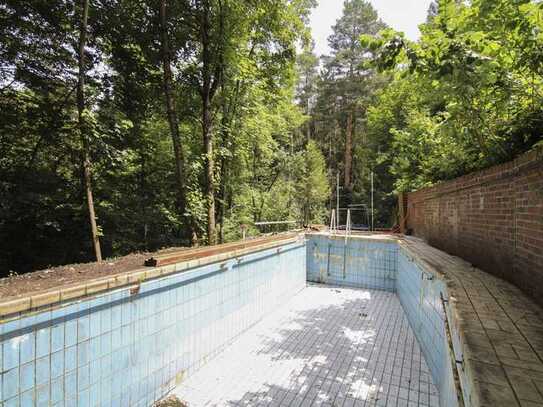 Großes Gartengrundstück mit Pool und Terrasse in Toplage von Stuttgart