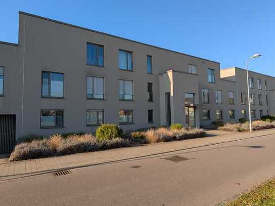 Geschmackvolle KfW70 Wohnung mit vier Zimmern in 76187, Karlsruhe