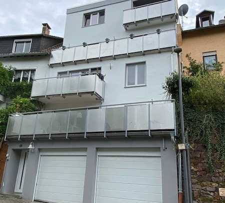 2-Zimmer-Wohnung mit herrlichem Blick auf die Weinberge, teilmöbliert