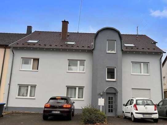 Schöne Dachgeschosswohnung mit herrlichem Blick ins Grüne