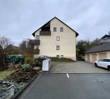 Sanierte 2-Raum-Wohnung mit Balkon und Einbauküche in Waischenfeld