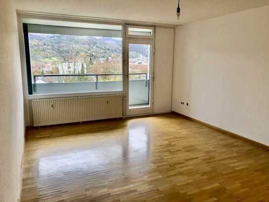 VORANKÜNDIGUNG - Tolle Wohnung mit Blick auf die Weinheimer Burgen