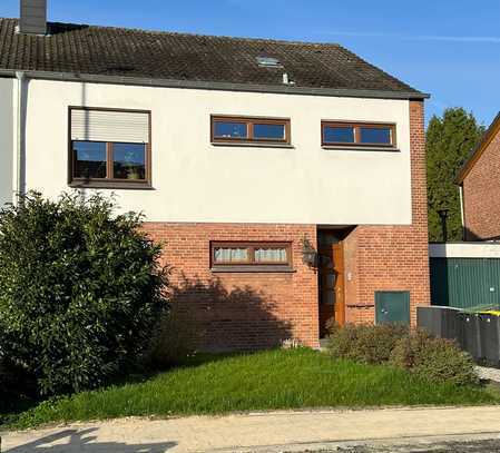 2 Familienhaus mit tollem Grundstück in Wassenberg