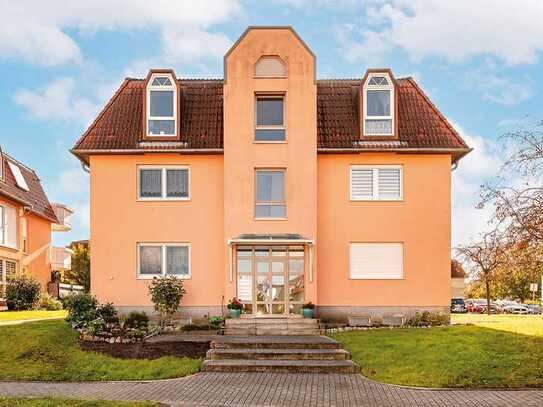 ERSTBEZUG NACH RENOVIERUNG: Erdgeschosswohnung mit Garten, Terrasse und Stellplatz