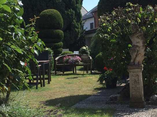 Wohlfühl-Oase im Westen: Garten, Wintergarten, Kamin, Marmor, Parkett - Erstbezug nach Sanierung