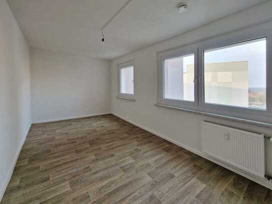 *Frühlingsaktion 2 NKM geschenkt* - "Helle 4-Zimmer-Wohnung mit Balkon und Badewanne"