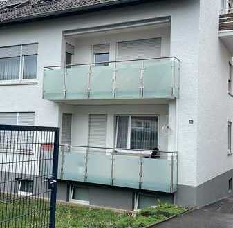 schöne 3 Zimmer Dachgeschoss Wohnung neu renoviert