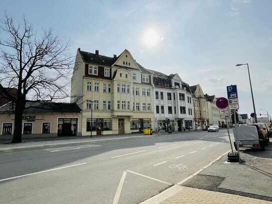 Großzügige 3-Raumwohnung mit geräumiger Küche & sonnigem Wohlfühl-Balkon, in Rauschwalde!