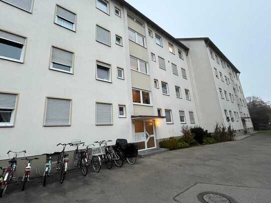 Geschmackvolle, modernisierte 4-Raum-Wohnung mit geh. Innenausstattung mit Balkon und EBK