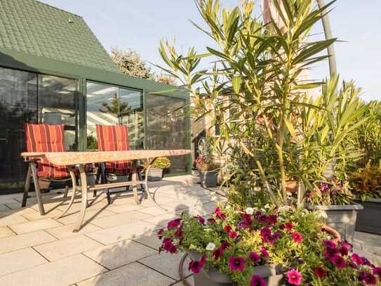 HOMESK - Idyllisches Einfamilienhaus mit großem Garten und überdachter Terrasse in Hennigsdorf