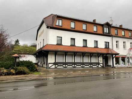 Wadern-Büschfeld, ehem. Hotel + 6 Garagen, Umbau zu Mehrfamilienhaus möglich