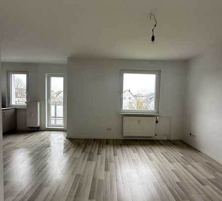 Moderne 2 ZKB mit Balkon und EBK in ruhiger Lage von Neu-Isenburg zu vermieten!