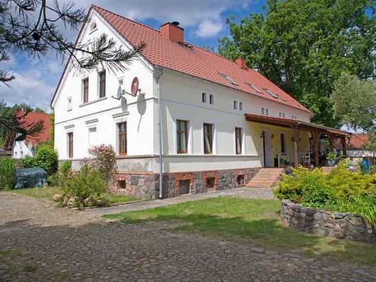 Großes, teilsaniertes Landhaus mit Urlaubsflair
- Verwirklichen Sie Ihre Träume -