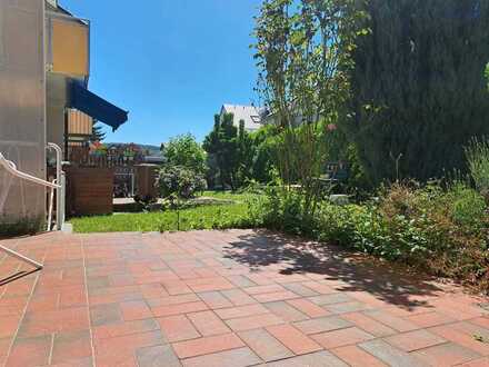 2-Zimmerwohnung mit Terrasse - sanierungsbedürftig, in ruhiger Lage