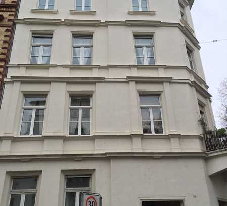 Charmante Altbau-Fachwerkwohnung mit Stellplatz im Zentrum von Wiesbaden