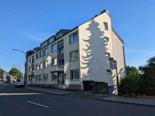 Loftartige, neuwertige Wohnung mit Balkon - Panoramablick bis nach Köln