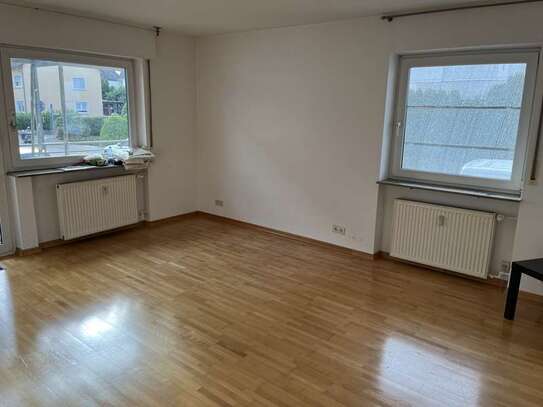 2-Zimmer-Wohnung mit Einbauküche/Balkon/Autostellplatz in Leonberg