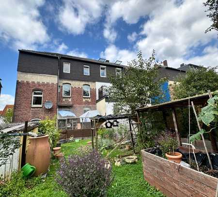 "EHRENSACHE..." Geräumige 2-Zimmer-Wohnung in zentraler Lage mit Garten!