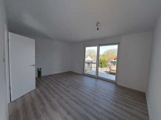 Erstbezug mit Balkon und Einbauküche: Geschmackvolle 2-Raum-Wohnung in Berlin Altglienicke (Treptow)