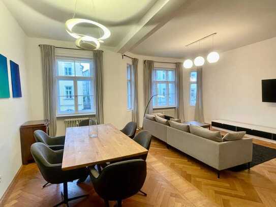 *** Fully furnished *** Repräsentative Wohnung mit Balkon in denkmalgeschütztem Altbau