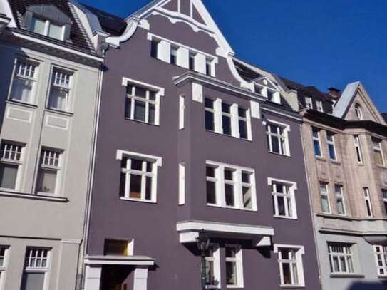 Traumhafte 4-Zi. Maisonette-Wohnung, KDB, SW-Terrasse und Garten