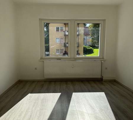 helle, gemütliche Dreizimmerwohnung mit Balkon