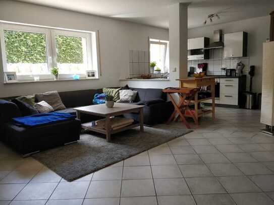 Moderne Zwei-Zimmer-Wohnung mit überdachter Terrasse in Niederkassel-Mondorf