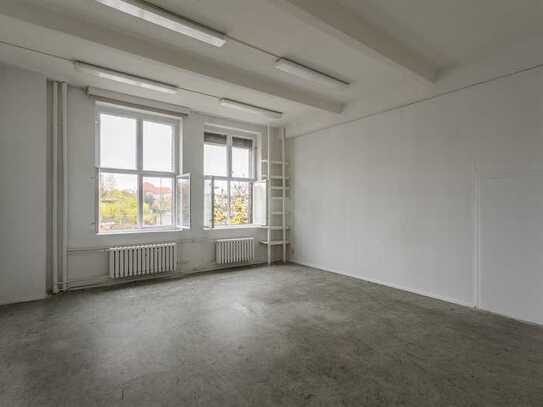 Premium Atelier mit Großzügigem Tageslichteinfall (Premium Studio with Abundant Natural Light) #1035