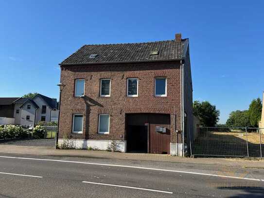 Sanierungsbedürftiges Mehrfamilienhaus (4WE) in Hückelhoven-Millich