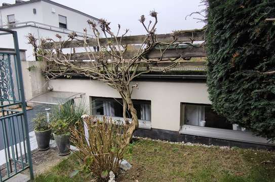 Herrlich Leben in Pulheim City,voll möbliert,UG-Souterrain Appartment,ruhige 70 qm, KDB, mit Garten